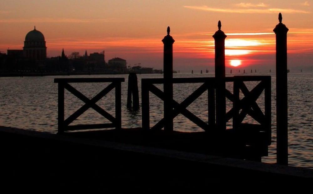 Hotel Russo Palace Venetië-Lido Buitenkant foto