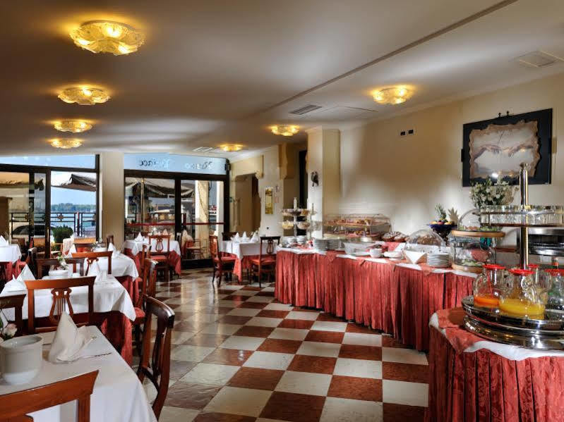 Hotel Russo Palace Venetië-Lido Buitenkant foto