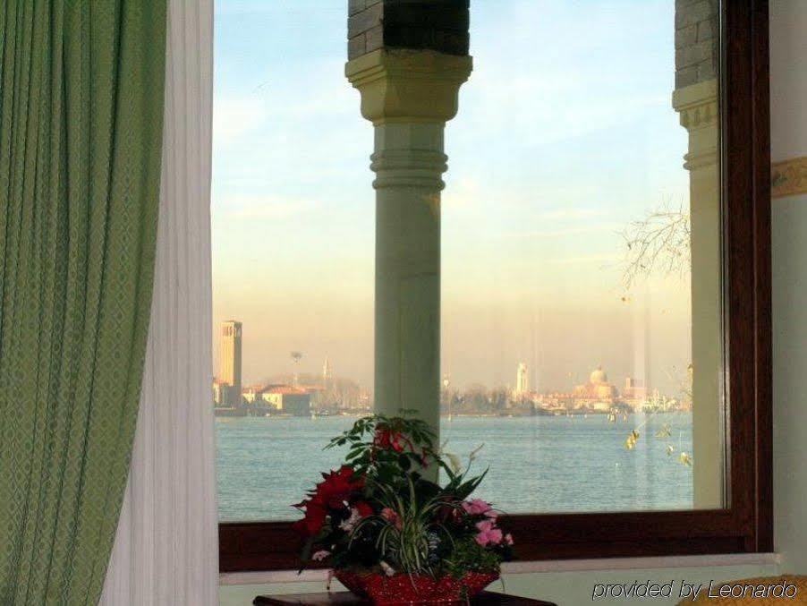 Hotel Russo Palace Venetië-Lido Buitenkant foto
